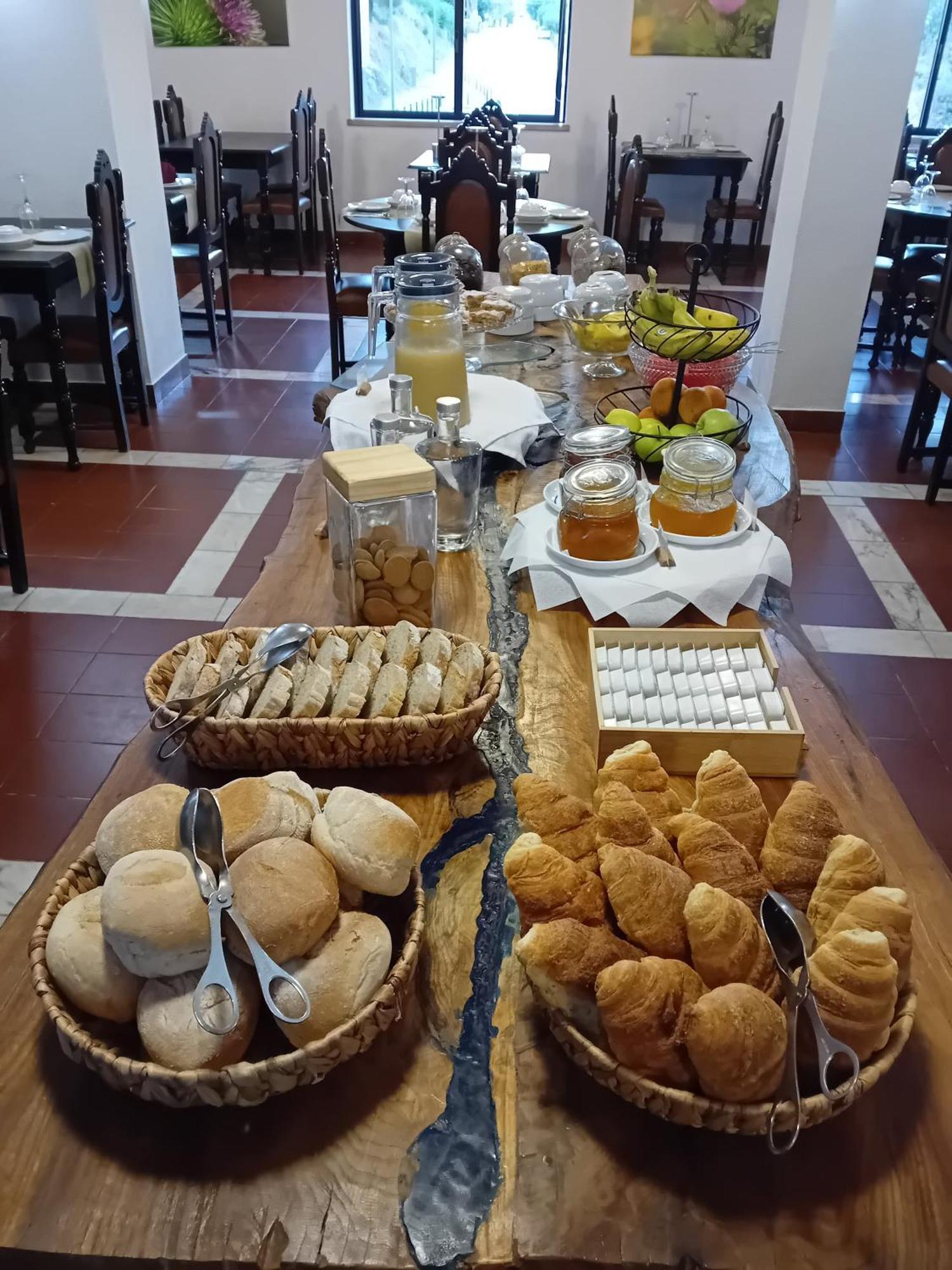 Lavanda Hotel Mira Serra セロリコ・ダ・ベイラ エクステリア 写真